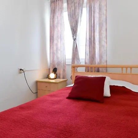 Апартаменти With A Parking Space - Diklo, - 22555 Задар