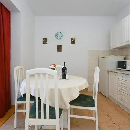 Апартаменти With A Parking Space - Diklo, - 22555 Задар