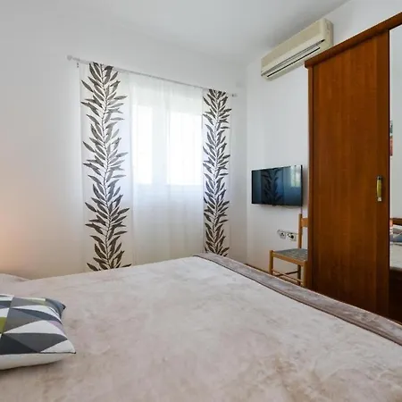 Апартаменти With A Parking Space - Diklo, - 22555
