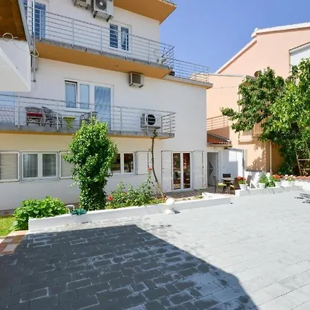 Апартаменти With A Parking Space - Diklo, - 22555 Задар