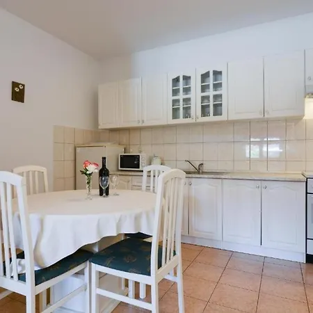 Апартаменти With A Parking Space - Diklo, - 22555